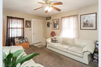 805 Clark Street, Elyria, OH 44035 - Photo 5