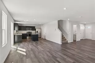 2457 Bishop Oval, Barberton, OH 44203 - Photo 5