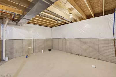 2457 Bishop Oval, Barberton, OH 44203 - Photo 35