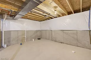 2457 Bishop Oval, Barberton, OH 44203 - Photo 35