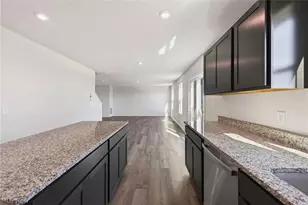 2457 Bishop Oval, Barberton, OH 44203 - Photo 9