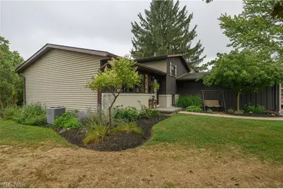 10299 Hunting Hills Avenue NE, Hartville, OH 44632 - Photo 23