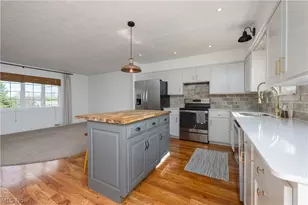 10299 Hunting Hills Ave NE, Hartville, OH 44632 - Photo 9