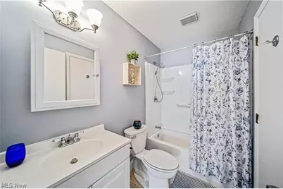 7987 Carriage Circle, Mentor, OH 44060 - Photo 17