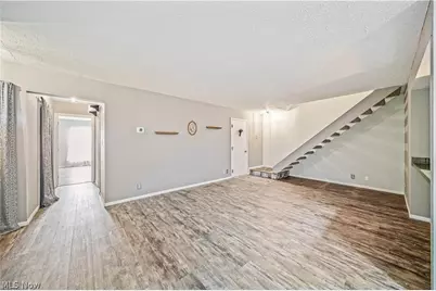 7987 Carriage Circle, Mentor, OH 44060 - Photo 5