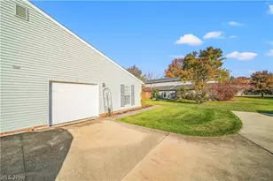 7987 Carriage Circle, Mentor, OH 44060 - Photo 25