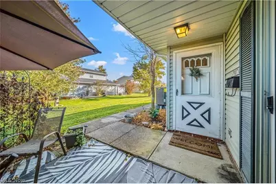 7987 Carriage Circle, Mentor, OH 44060 - Photo 3