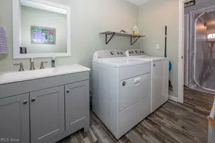 131 Roslyn Ave NW, Canton, OH 44708 - Photo 9