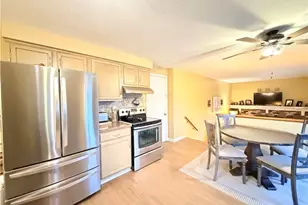 10247 Cherry Hill Dr, Concord, OH 44077 - Photo 11