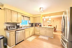 10247 Cherry Hill Dr, Concord, OH 44077 - Photo 9