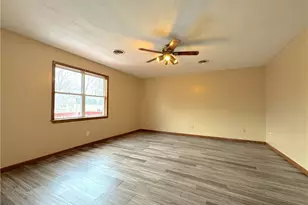 18066 Hillcrest Dr, Lake Milton, OH 44429 - Photo 21