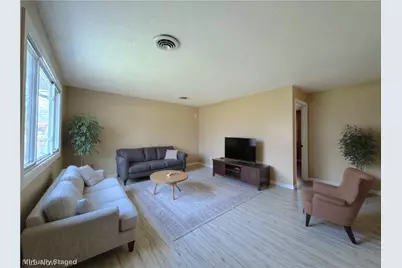 18066 Hillcrest Drive, Lake Milton, OH 44429 - Photo 7
