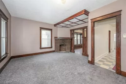 914 Delia Avenue, Akron, OH 44320 - Photo 5