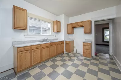 914 Delia Avenue, Akron, OH 44320 - Photo 11