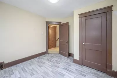 914 Delia Avenue, Akron, OH 44320 - Photo 17