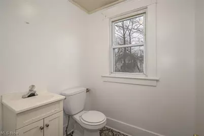 914 Delia Avenue, Akron, OH 44320 - Photo 13