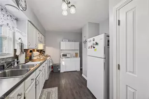 348 East St, Fairport Harbor, OH 44077 - Photo 15