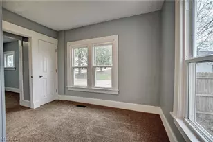 994 Perry Ave, Barberton, OH 44203 - Photo 9