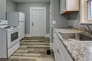 994 Perry Ave, Barberton, OH 44203 - Photo 13