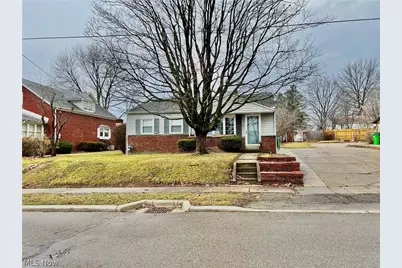 325 McKinley Avenue NW, Canton, OH 44615 - Photo 1