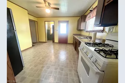 55500 National Road, Bridgeport, OH 43912 - Photo 5