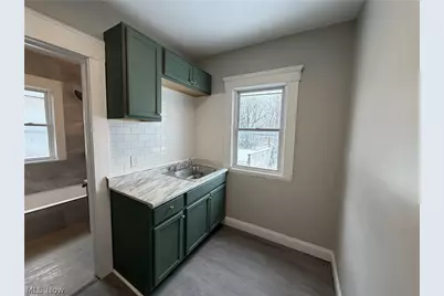 15340 Yorick Avenue #3rd floor, Loveland, OH 44110 - Photo 9