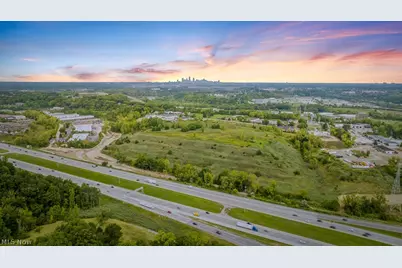 1329 E Schaaf Road, Brooklyn Heights, OH 44131 - Photo 5