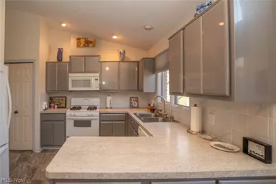 101 N Circle Drive, Canton, OH 44709 - Photo 17