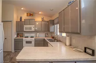 101 N Cir Dr, Canton, OH 44709 - Photo 17