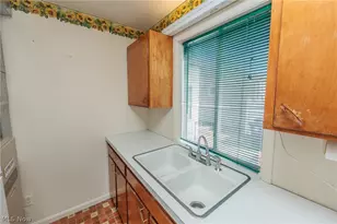 1144 Sutherland Ave, Akron, OH 44314 - Photo 41