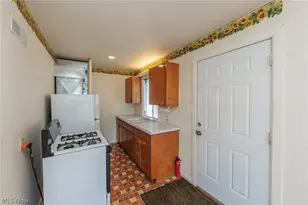 1144 Sutherland Ave, Akron, OH 44314 - Photo 39