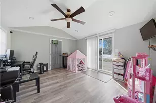 9185 Milford Dr, Northfield, OH 44067 - Photo 7