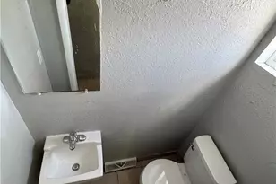 4871 Banbury Ct, Warrensville Heights, OH 44128 - Photo 9