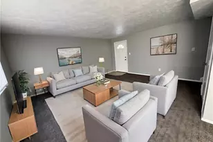 4871 Banbury Ct, Warrensville Heights, OH 44128 - Photo 3