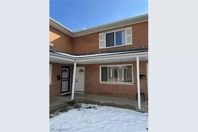 4871 Banbury Court #10, Warrensville Heights, OH 44128 - Photo 1