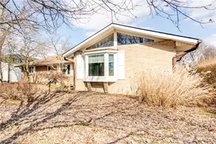 1196 N Skyline Dr, Green Hills, OH 44131 - Photo 7