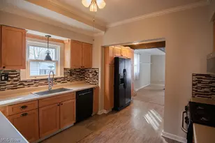 84 S Hazelwood Ave, Youngstown, OH 44509 - Photo 9