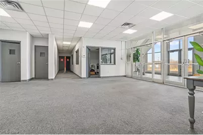 2600 25th Street NE, Canton, OH 44705 - Photo 5