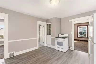 2064 Halstead Avenue, Oakwood, OH 44107 - Photo 13