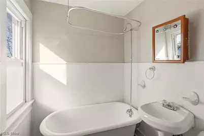 2064 Halstead Avenue, Oakwood, OH 44107 - Photo 29