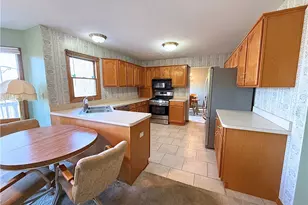 6948 Meander Reserve Ct, Canfield, OH 44406 - Photo 3