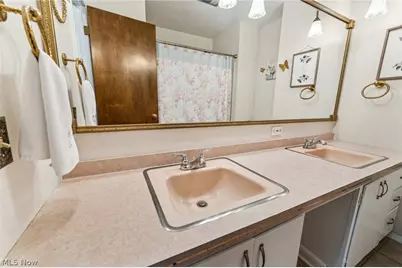 1215 Spruce Tree Lane, Amherst, OH 44001 - Photo 19