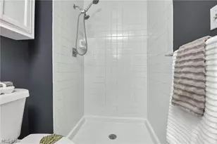 26179 Raintree Blvd, Olmsted Falls, OH 44138 - Photo 29