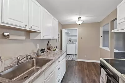 26179 Raintree Boulevard #D8, Olmsted Falls, OH 44138 - Photo 15