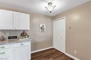 26179 Raintree Blvd, Olmsted Falls, OH 44138 - Photo 17