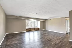 26179 Raintree Blvd, Olmsted Falls, OH 44138 - Photo 3