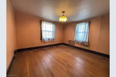 422 N Firestone Boulevard, Akron, OH 44301 - Photo 17