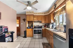 262 Quincy Ln, Tiltonsville, OH 43963 - Photo 11