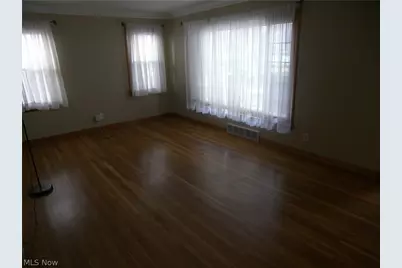 19070 Meredith Avenue, Euclid, OH 44119 - Photo 11