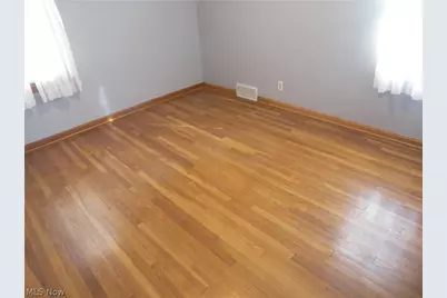 19070 Meredith Avenue, Euclid, OH 44119 - Photo 15